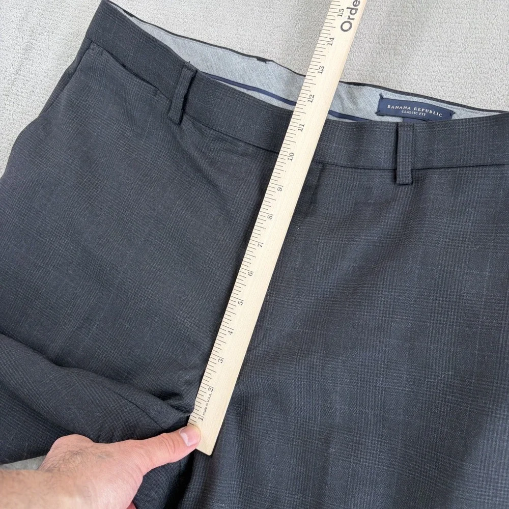 Banana Republic Classic Fit 100% Wool Trouser Pants in Grey Glen Check Men 35x30